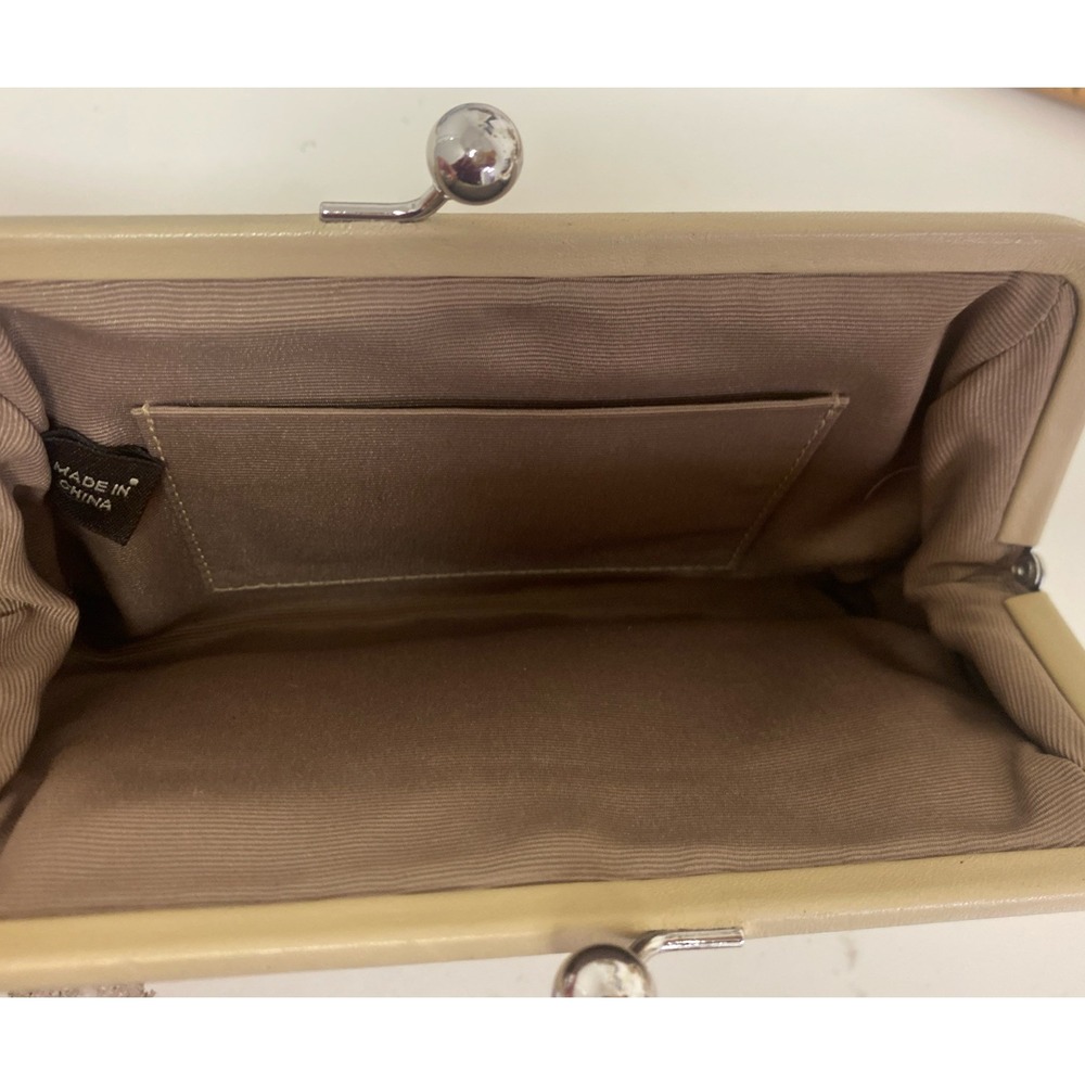 Vintage COACH Soho Kisslock Cosmetic Bag Purse Beige Pebbled Leather Y2K Read - Picture 4 of 7